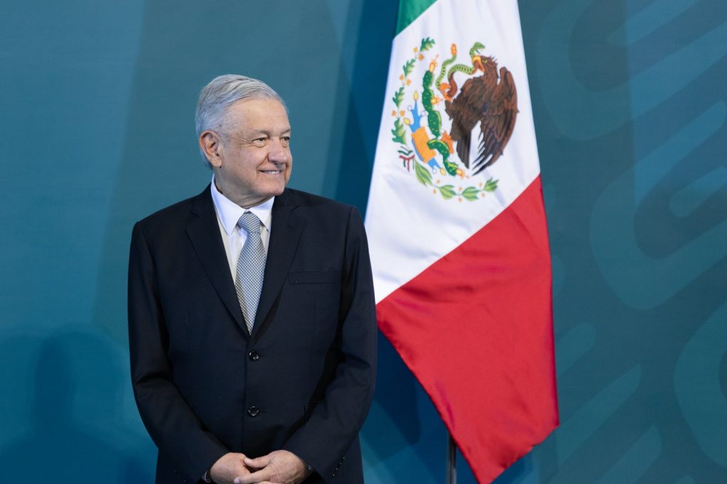 Mexican leader slams predecessors for allowing drug lord \u201cEl Chapo\u201d hold President\u2019s power
