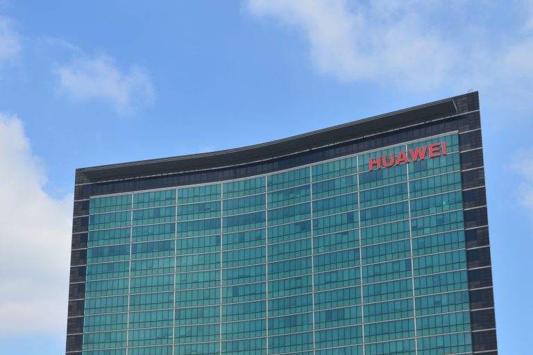 Federal contractors still banned from using Huawei gear