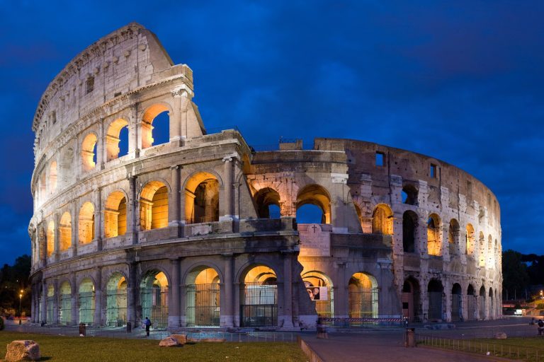 Italy’s Shutdown Deals New Blow to Already Strained Economy