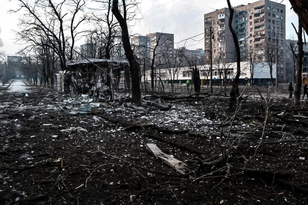 Mariupol Survivor Flees Siege After 3 Weeks in Basement