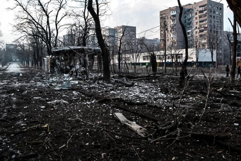 Mariupol Survivor Flees Siege After 3 Weeks in Basement