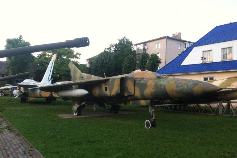 Russia Strikes Western Ukraine Airfields in Shift