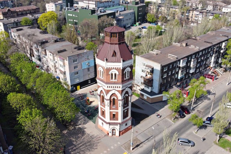 Mariupol Reports 5,000 Civilian Deaths in Siege