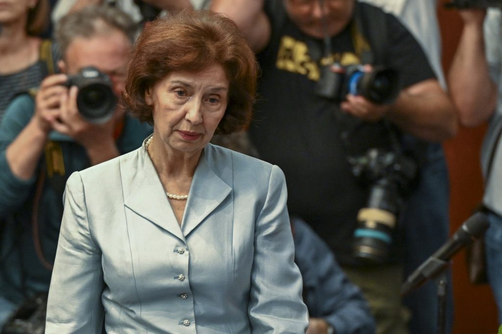 Siljanovska-Davkova Leads First Round in North Macedonia Runoff