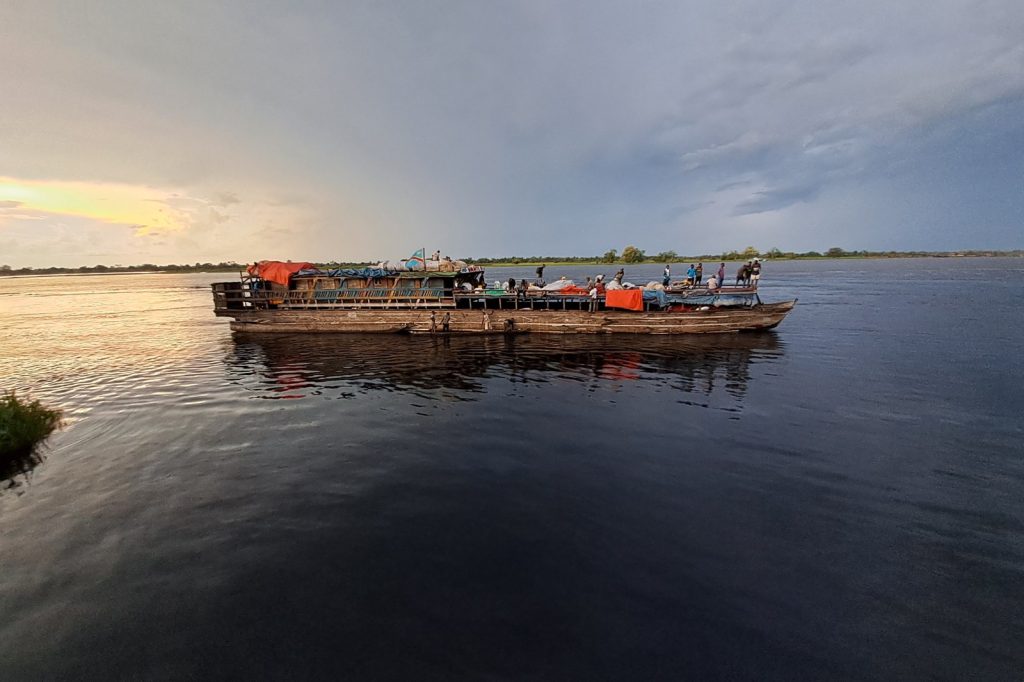 Congo River Boat Disaster Leaves 50 Dead, Hundreds Missing