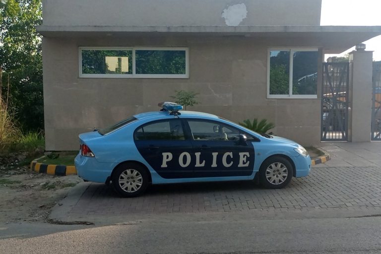 Roadside Bombing in Pakistan Kills Three, Targets Police Vehicle