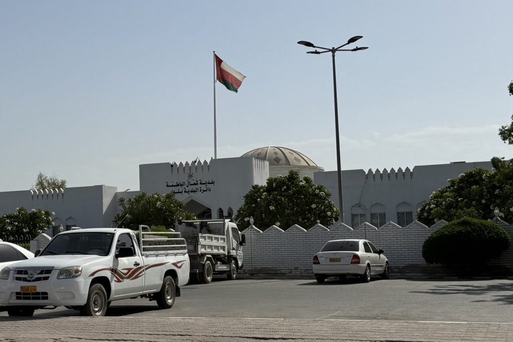 Three Killed, Three Injured in Oman Multi-Vehicle Crash