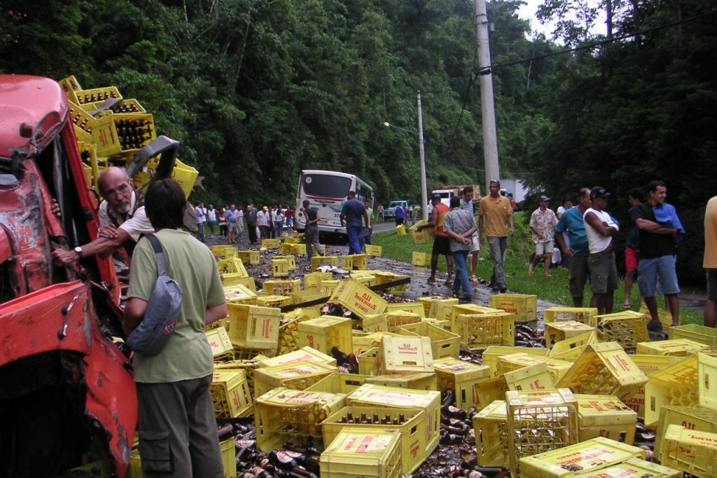Six Killed, Seven Injured in Uganda Road Accident Near Kyakabuga