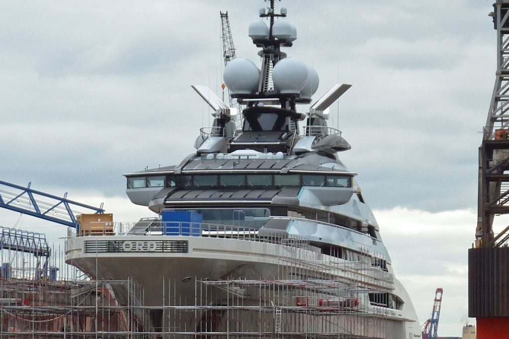 Sanctioned Russian Billionaires 500 Million Yacht Crosses Strait Hormuz