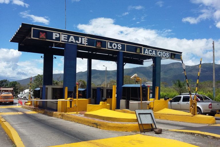 Truck Plows Into Colombian Tollbooth, Killing Five and Injuring Many