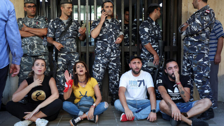 Lebanese liquidity crisis deepens amid pandemic, port blast, and Ukraine war