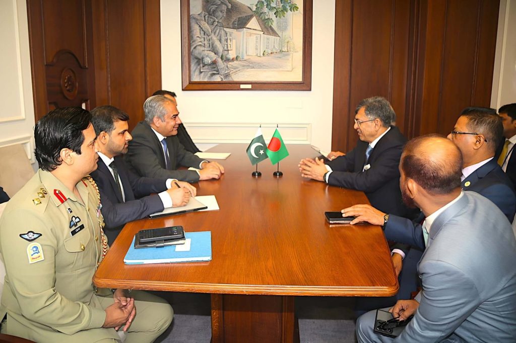 Pakistani Minister Visits Tehran Amid New US Peace Proposal Talks