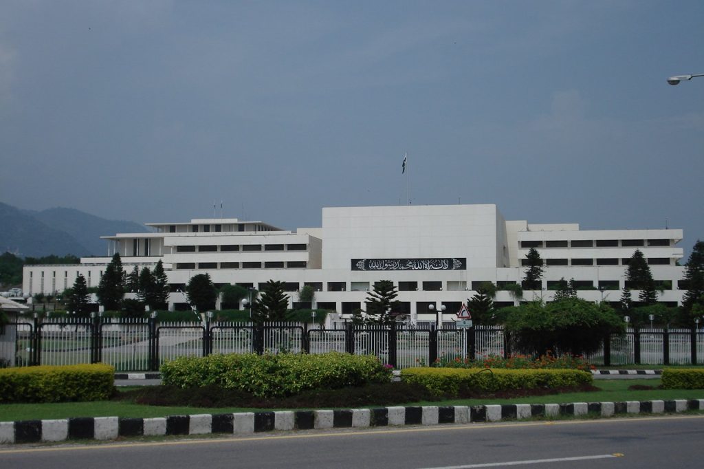Pakistans Governance System Favors Provincial Parties Over National Unity