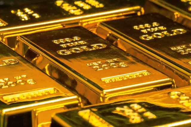Namibia Gold Discovery Prompts Questions on Mining Versus Environmental Impact Namibia Gold Discovery Prompts Questions on Mining Versus Environmental Impact
