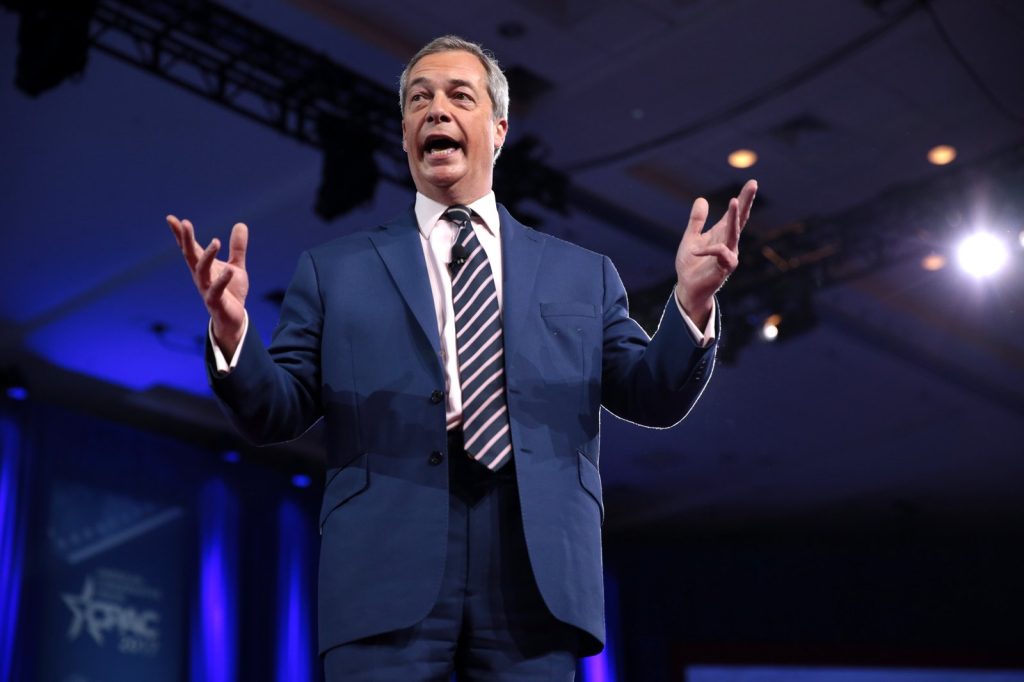 Farage Seizes on Starmer Resignation to Call for Immediate UK Election