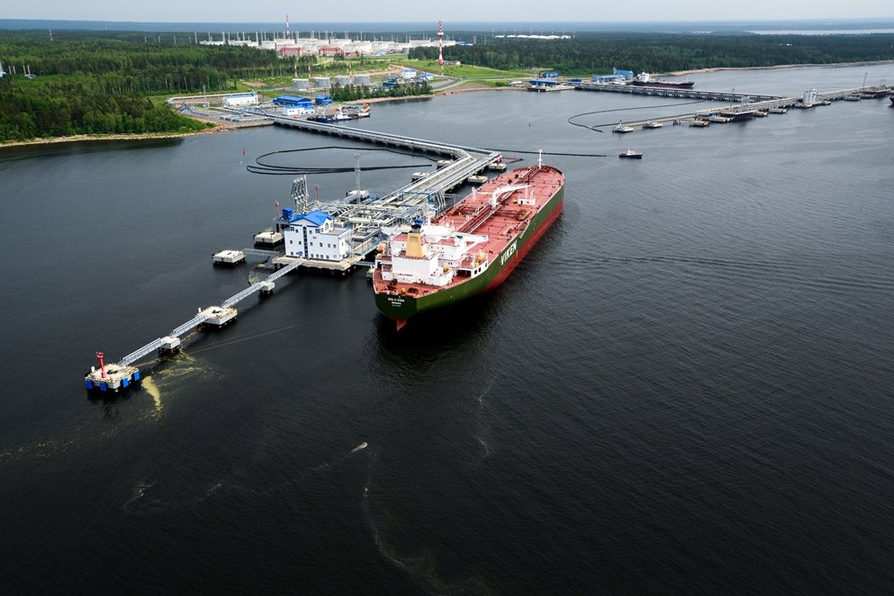 Ukrainian Drones Hit Russian Oil Tankers, Igniting Fires