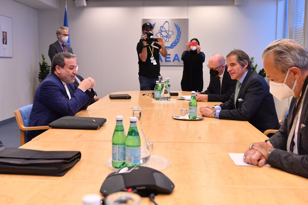 Irans FM Abbas Araghchi Threatens to Close Hormuz Strait