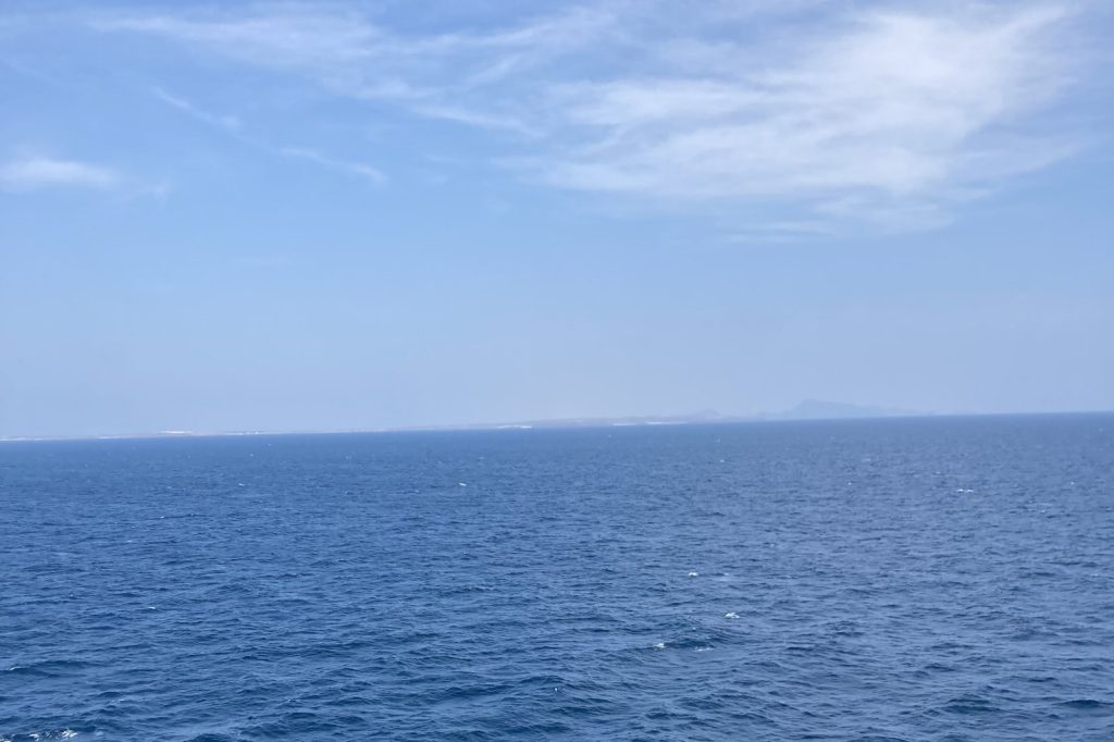 Iran and U.S. Teeter on Brink as Straits Crisis Looms