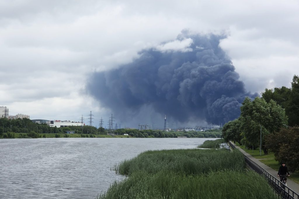 Drone Strikes on Russian Oil Sites Raise Environmental Risks