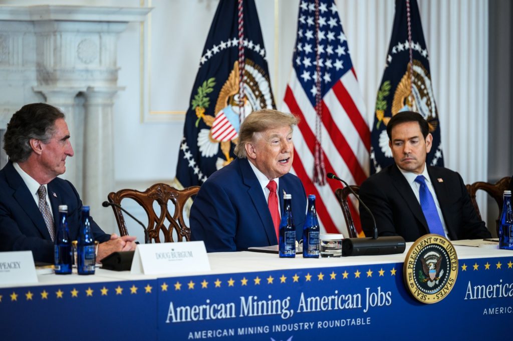 Trump officials craft coordinated push for Russian oil tariffs