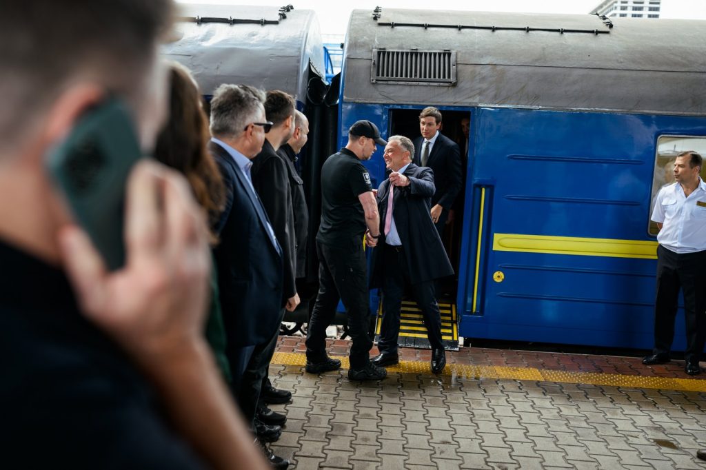 Ukraine Peace Talks Face Winter Campaign Challenges