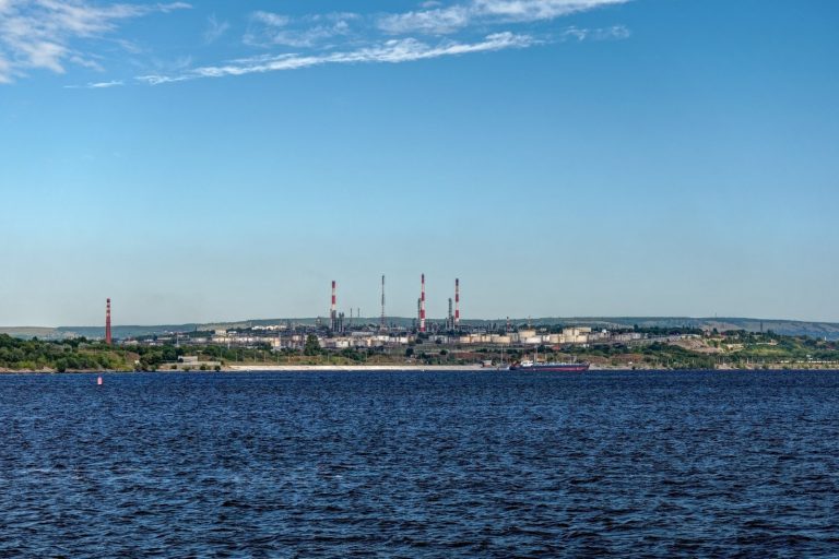 Ukrainian Drones Hit Russian Oil Refineries in Long-Range Strikes