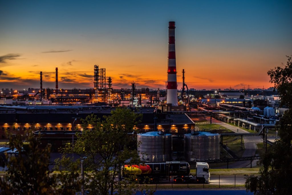 Ukraine Expands Strikes Deep Into Russia Targeting Critical Energy Infrastructure