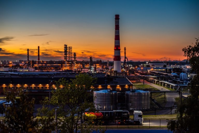 Ukraine Expands Strikes Deep Into Russia Targeting Critical Energy Infrastructure