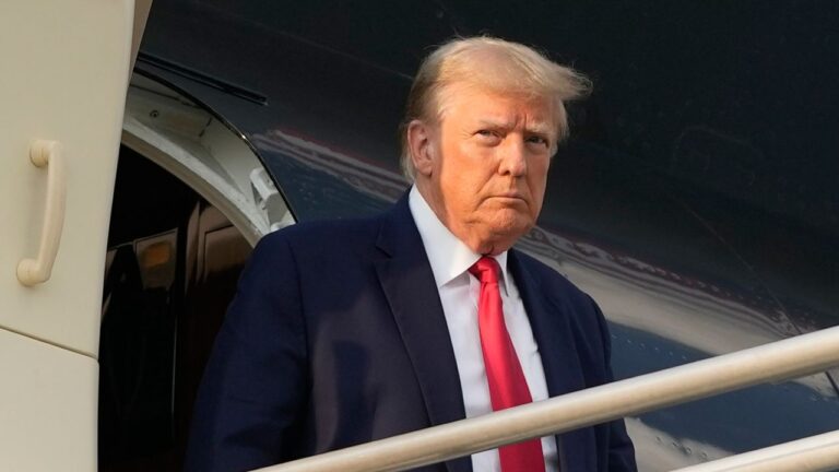 Trump backs heavy tariffs on Russian oil to end Ukraine war