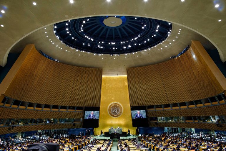 80 Nations at UN Demand Strait of Hormuz Reopen, Condemn Houthi Attacks