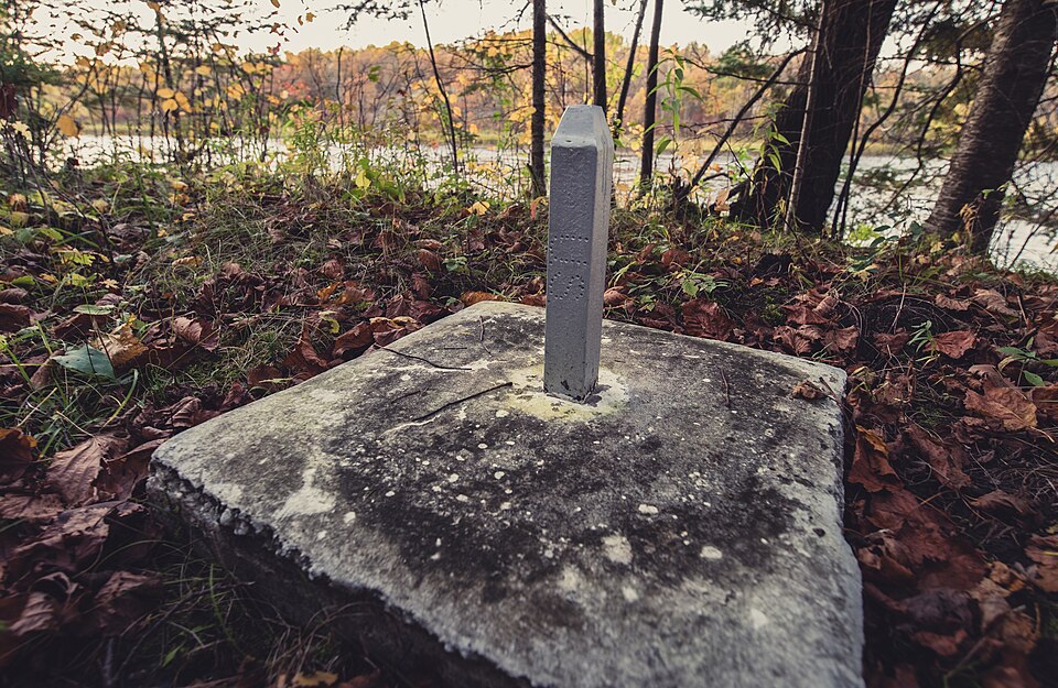 Canada Us Border Monument