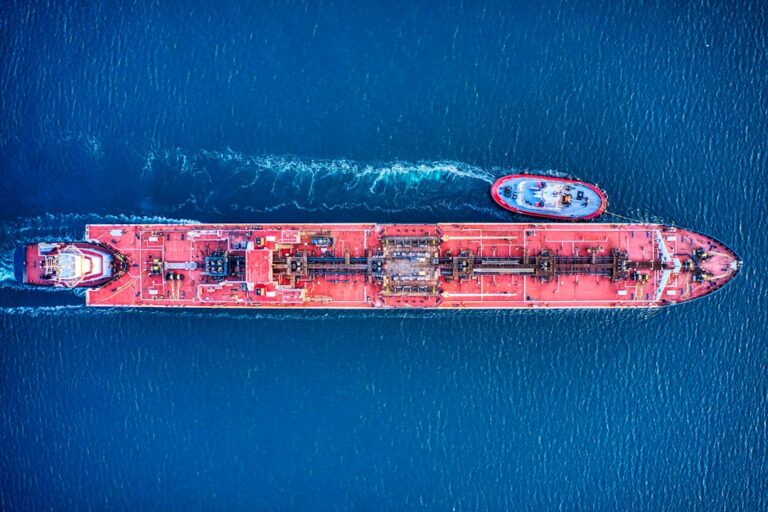 Oil Tankers Attacked in Iraqi Waters, One Crew Member Dead