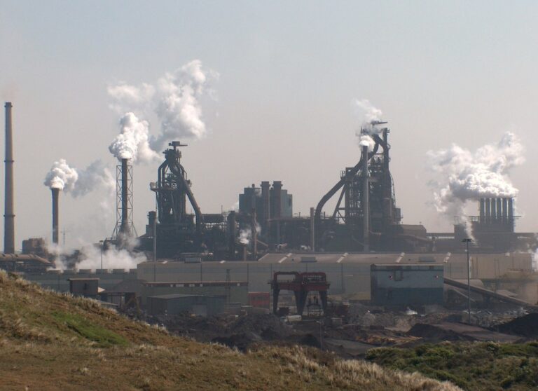 Explosion at Chinese Steel Factory Kills Four, Injures Dozens Immediately