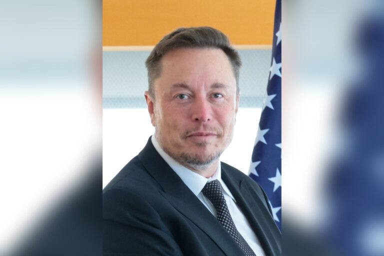 Ukraine Awards Elon Musk Top State Honor as Zelenskyy Pushes to
