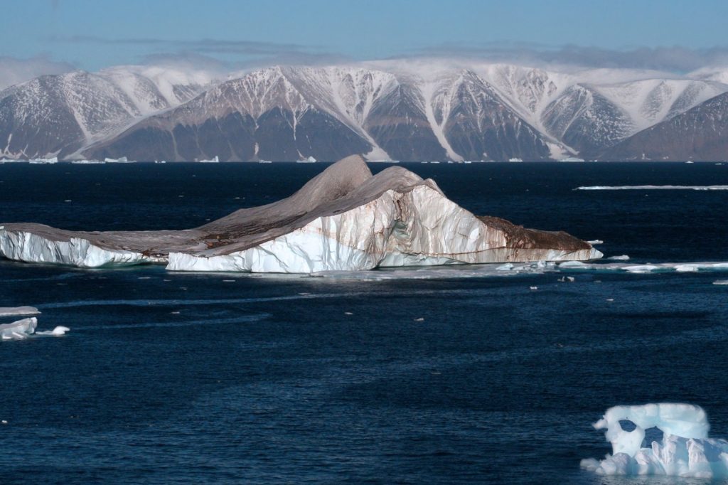 Leaders Urge EU to Expand Arctic Presence Amid Russia Threat