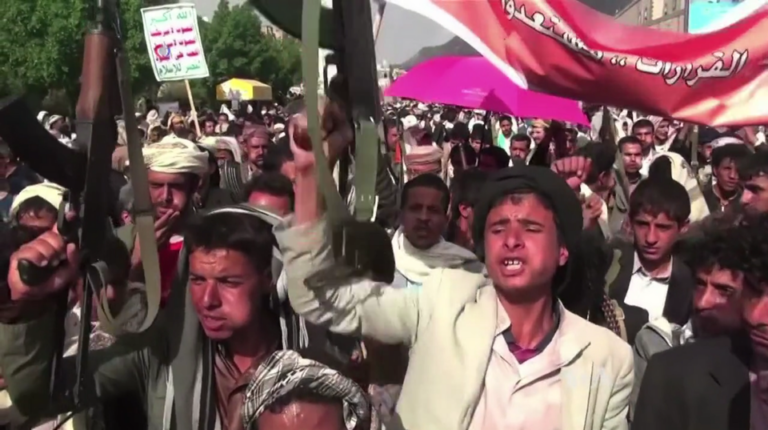 Saudi Arabia faces Houthi blockade threat, responds