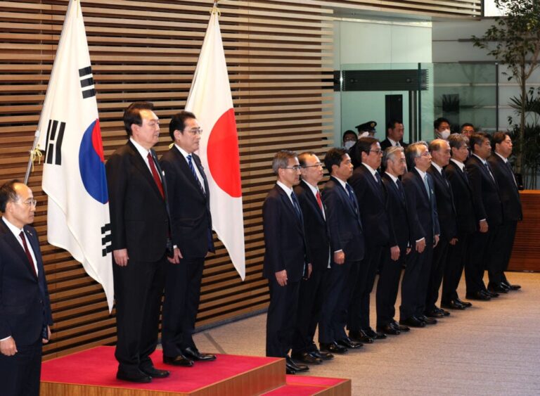 Japan and South Korea Hold Talks to Resolve Trade Dispute