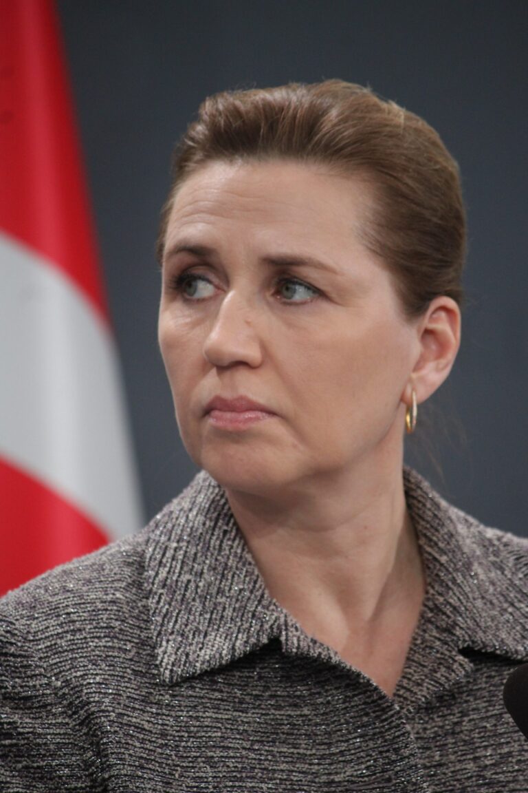 Denmark Expands Conscription to Women, Extends Service to 11 Months