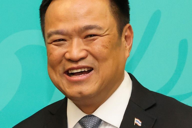 PM Anutin meets 76 representatives to advance economic diplomacy