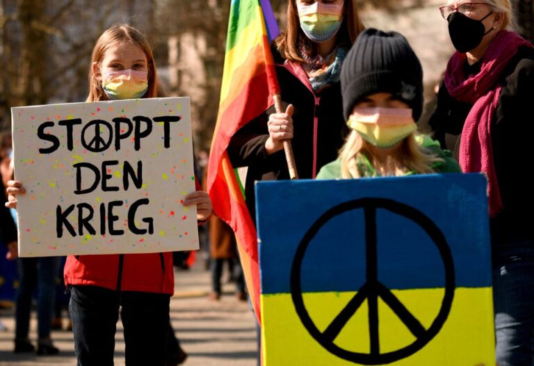 Tens of thousands protest in Berlin against the war in Ukraine.
