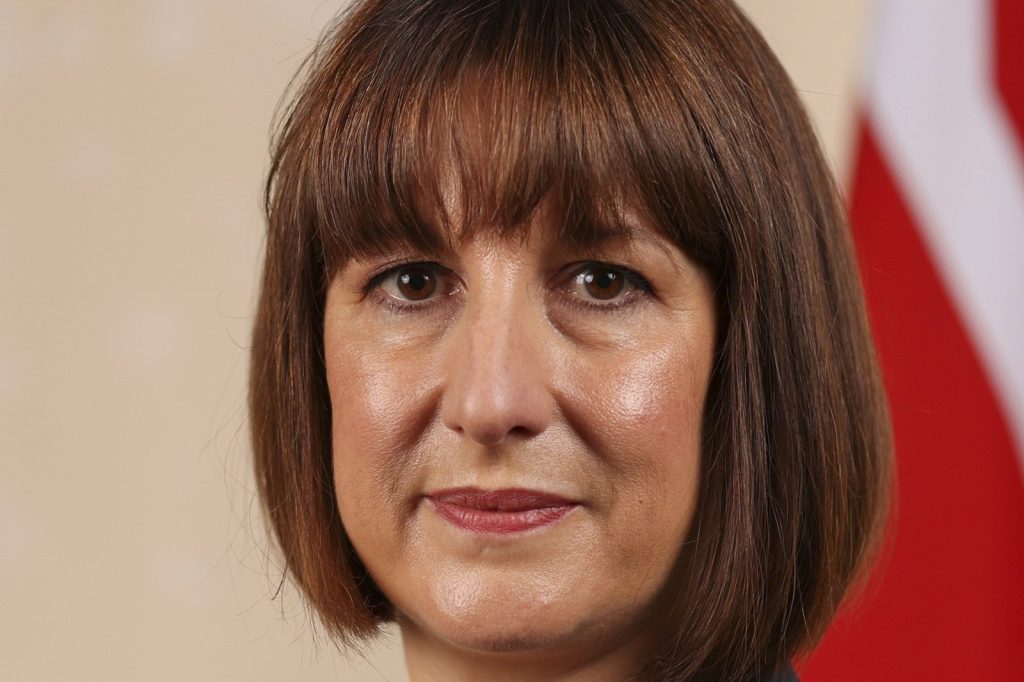Rachel Reeves Walks Fiscal Tightrope Ahead of UK Budget