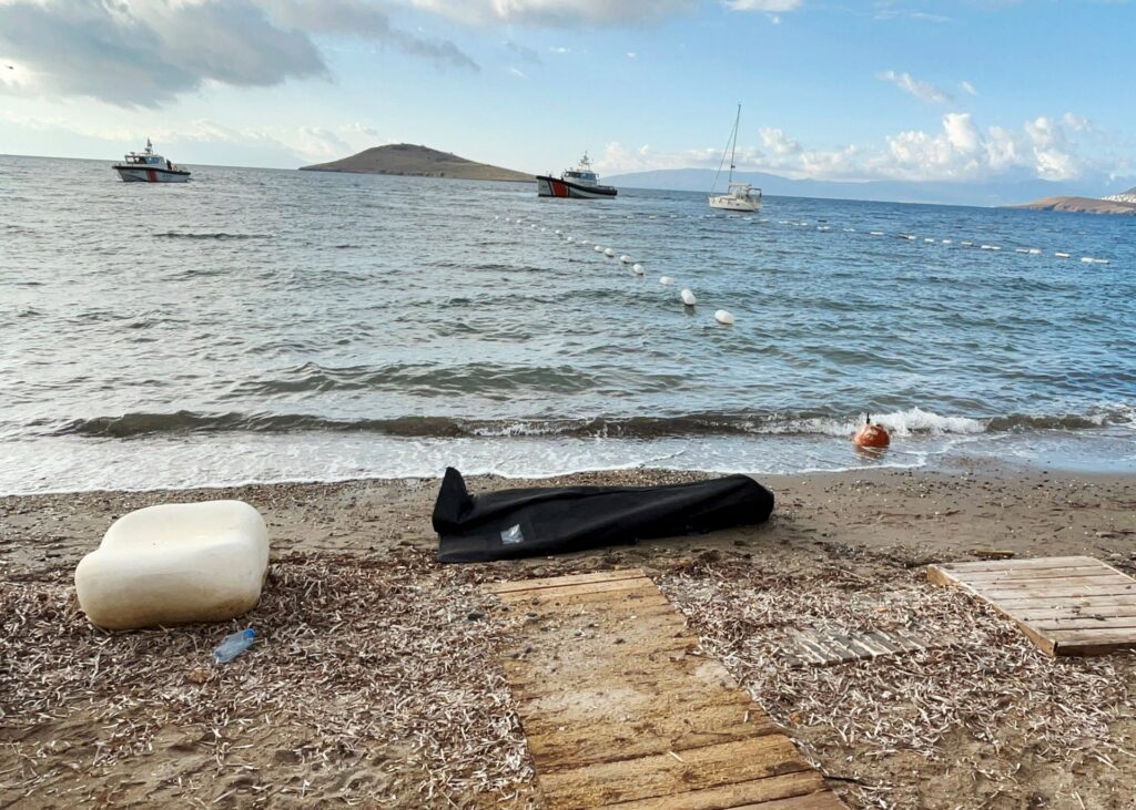 Rubber Boat Sinks Off Bodrum Killing