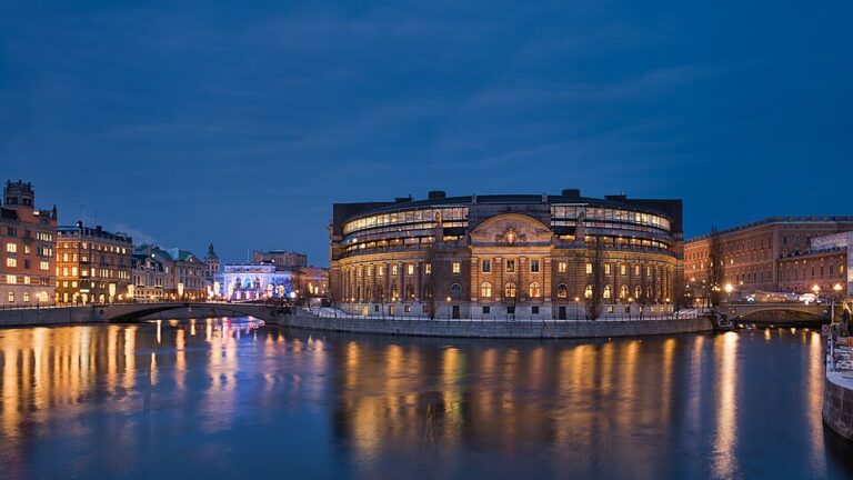 Center-Left Leads in Sweden Exit Polls as Far Right Eyes Role