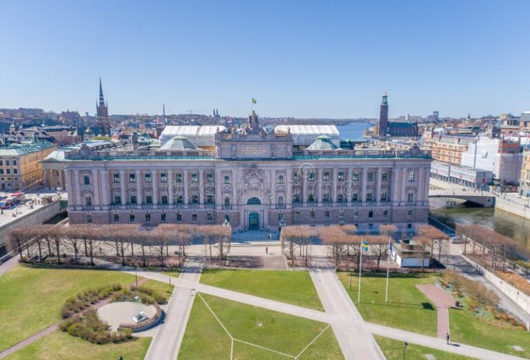 Sweden Votes in Tight Election as Hard Right Eyes Cabinet Role