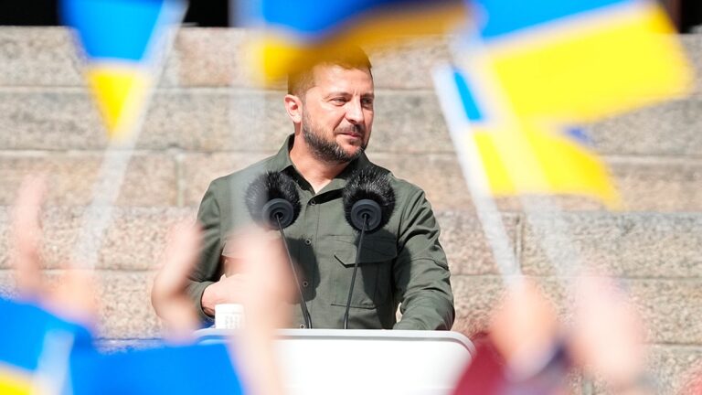 Zelenskyy Condemns Russian Double-Tap Strike on His Hometown