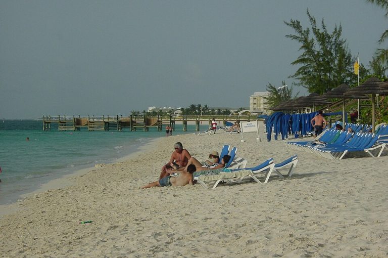 45 Warm and Sunny Family Winter Vacation Ideas in the US and Abroad