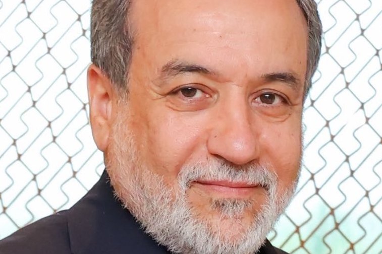 Iran Maintains Offer to Reopen Strait of Hormuz Amid Stalled Negotiations