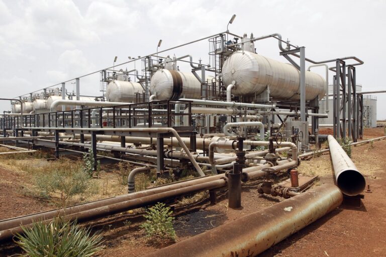 How the Petroleum Industry Transforms Crude Oil Into Fuel and Drives the Global Economy