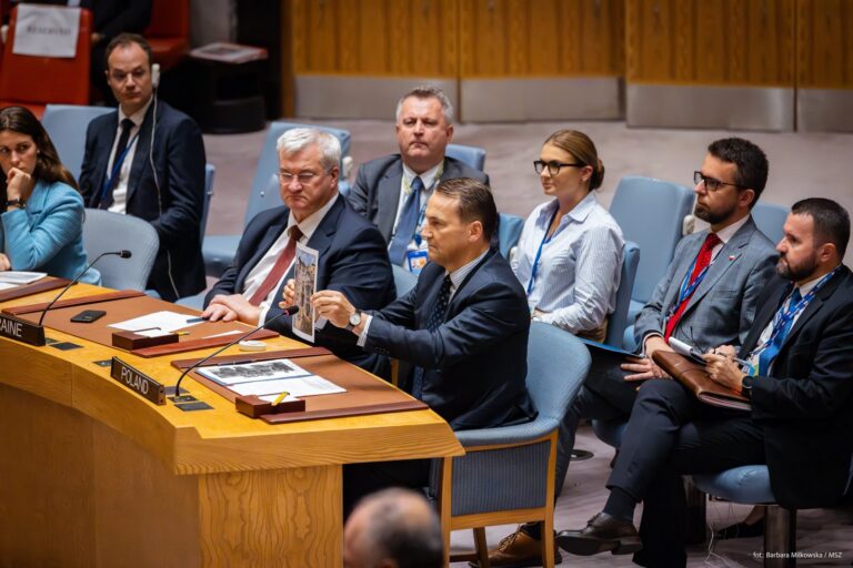 New UN Resolution Targets Digital Risks for Children in War Zones